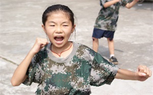 黄埔青少年夏令营小编解读适合孩子成长阶段特性的军事体验课程！