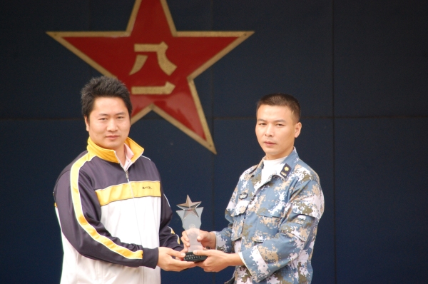 2011年度广州市番禺区钟村文化技术学校军事训练