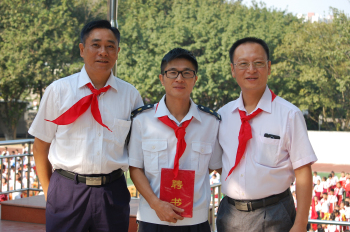 2014年10月13日石化小学外聘“维和军旅”校外法制顾问